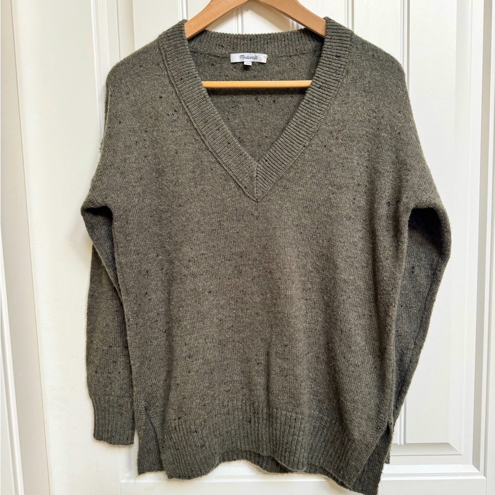 Madewell Donegal Bartlett V-Neck Wool Blend Sweater in Forest Green. Size S - Picture 1 of 5